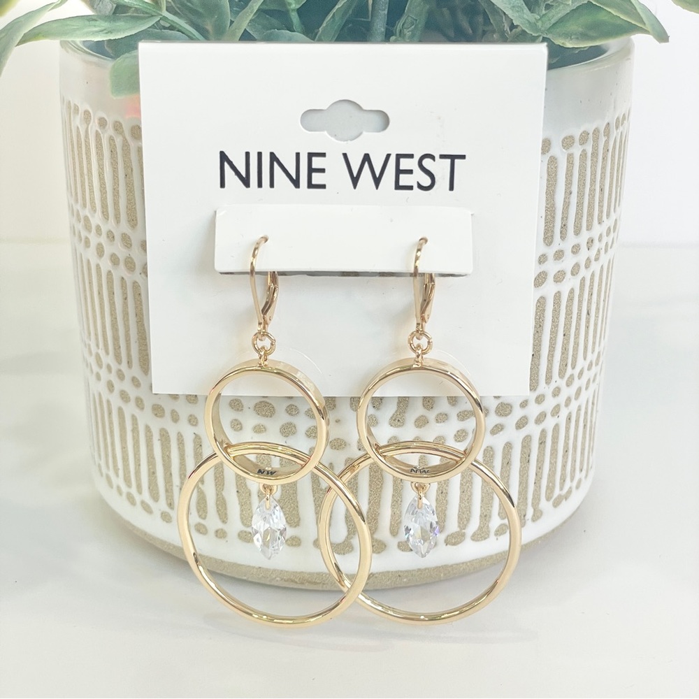 Please purchase w/bundle only. Nine West hanging gold earrings
